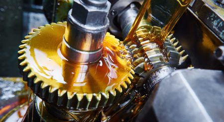 Metalworking,Gear,Wheel,Machining,With,Oil,Lubrication